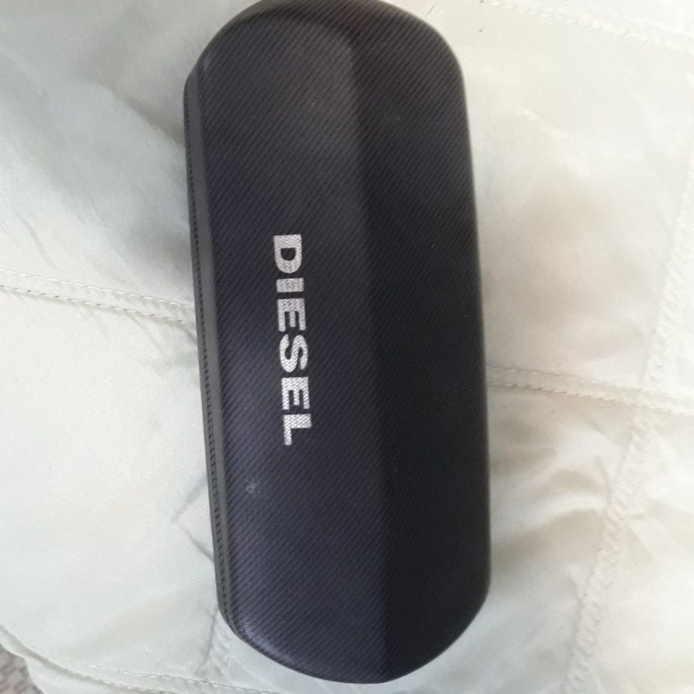 DIESEL EYEGLASS CASE GLASSES